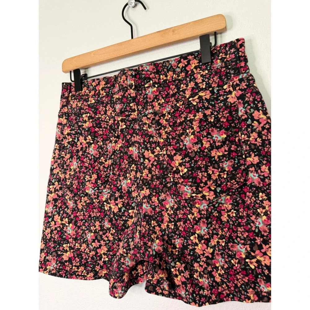Vintage 90's  - Floral Denim Shorts High Rise 5